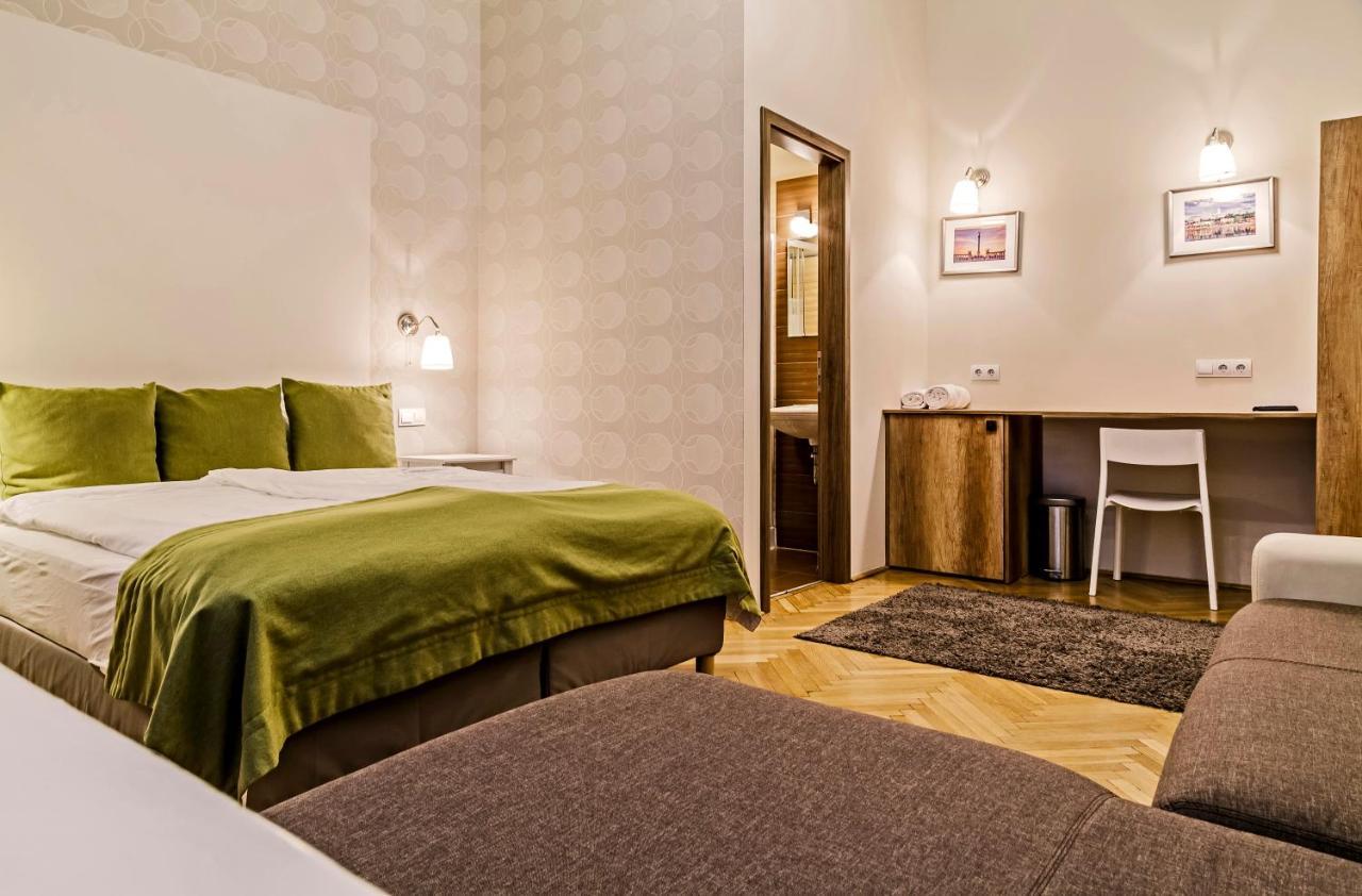 The Cream Bed and Breakfast Budapest Esterno foto
