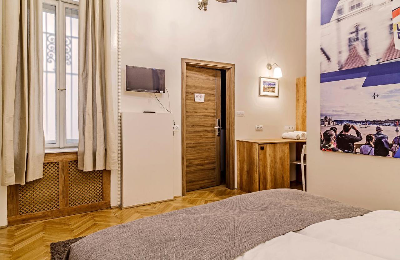 The Cream Bed and Breakfast Budapest Esterno foto